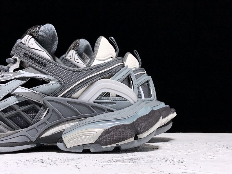 bc track sneaker