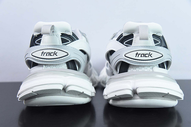 bc track sneaker