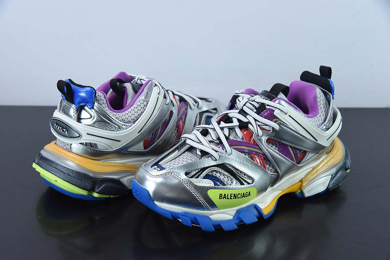 bc track sneaker