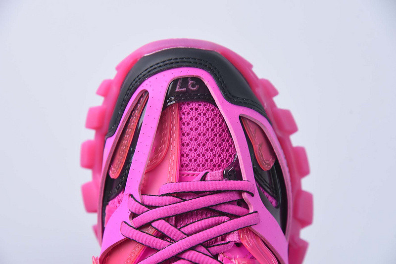 bc track sneaker