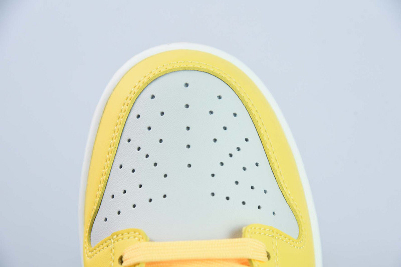 nike wmns dunk low 