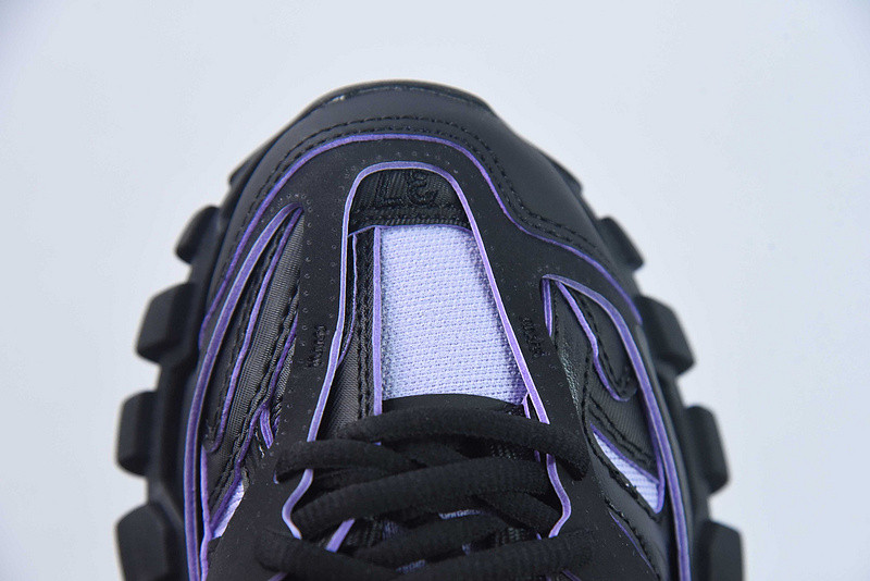 bc track sneaker