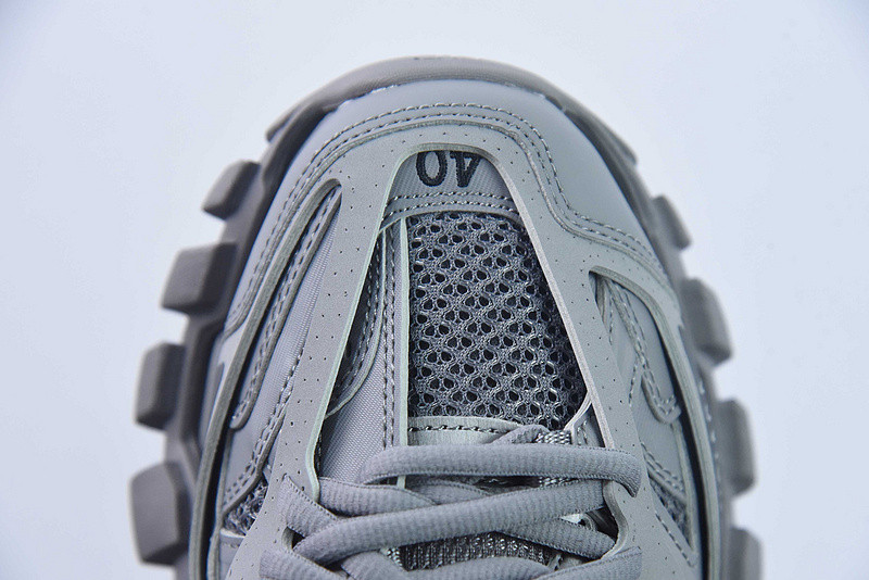 bc track sneaker