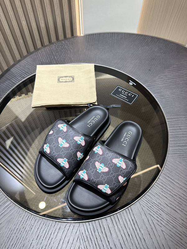 g*u*i sandals