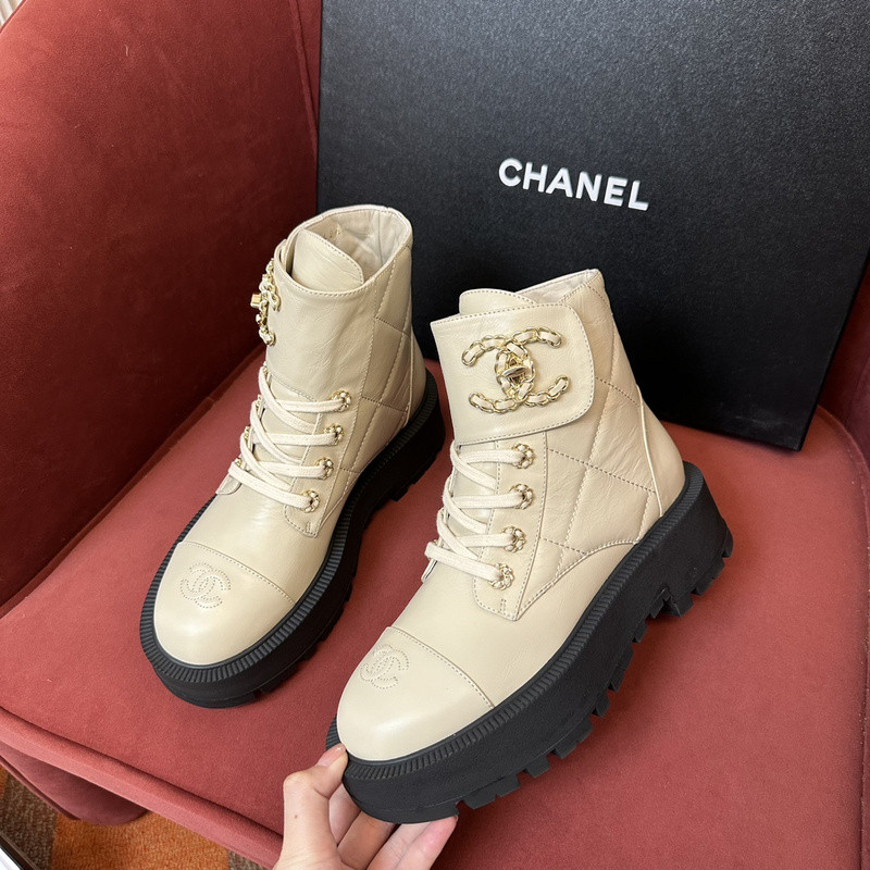 Ch*el sneaker