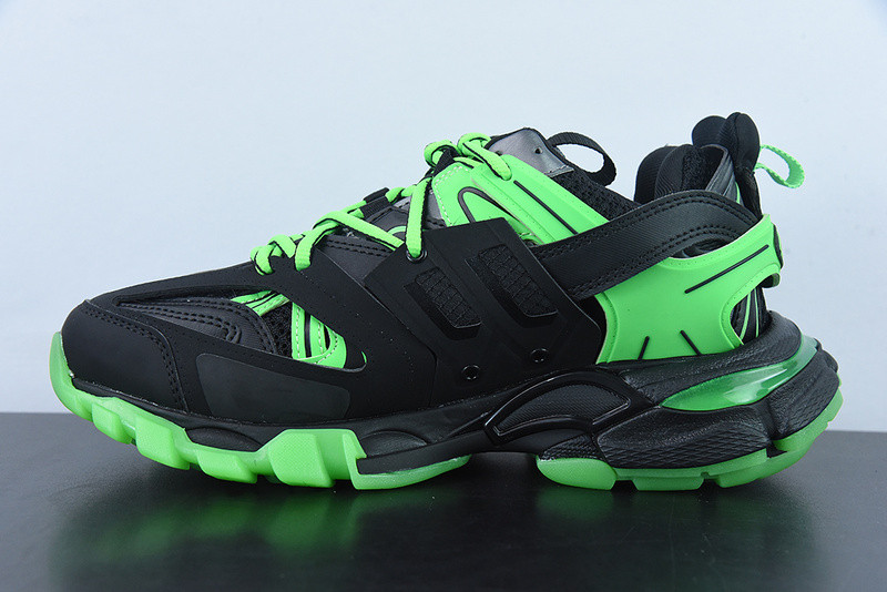 bc track sneaker