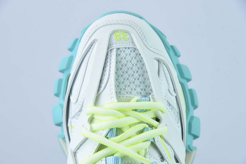 bc track sneaker