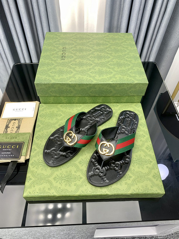 g*u*i sandals