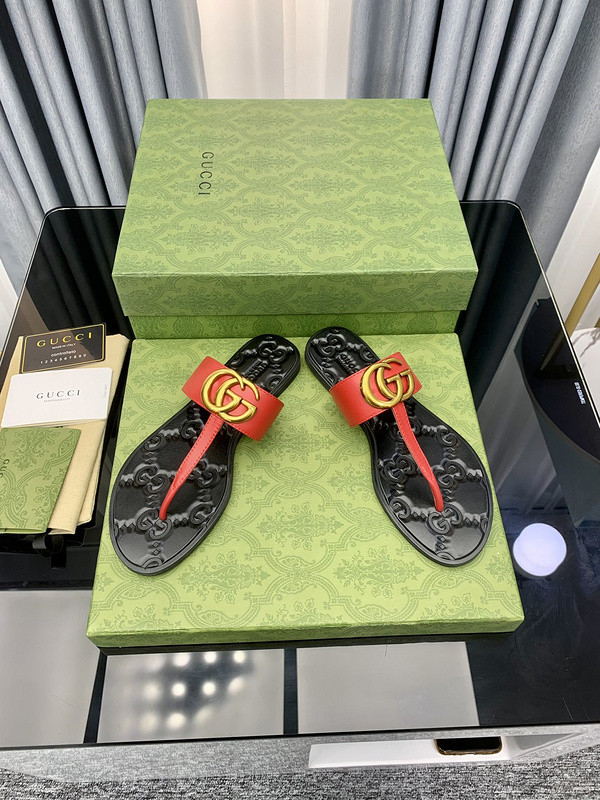 g*u*i sandals