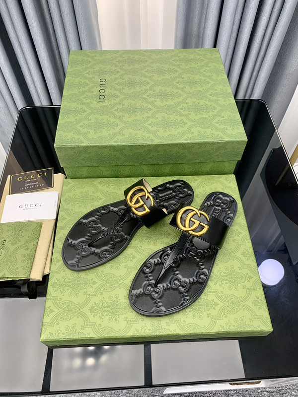 g*u*i sandals