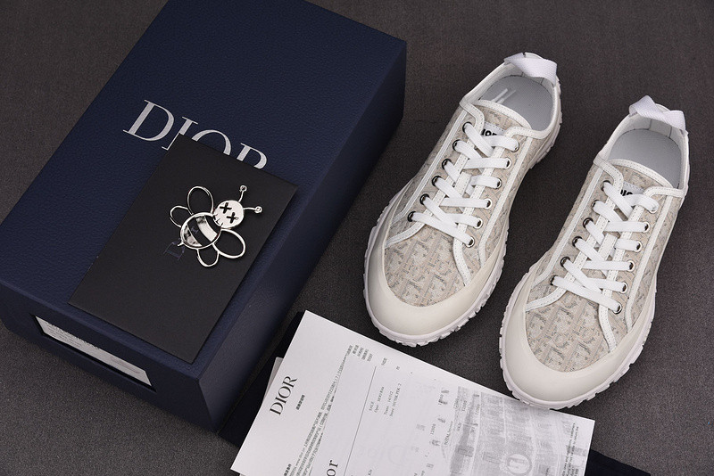 dio* sneaker