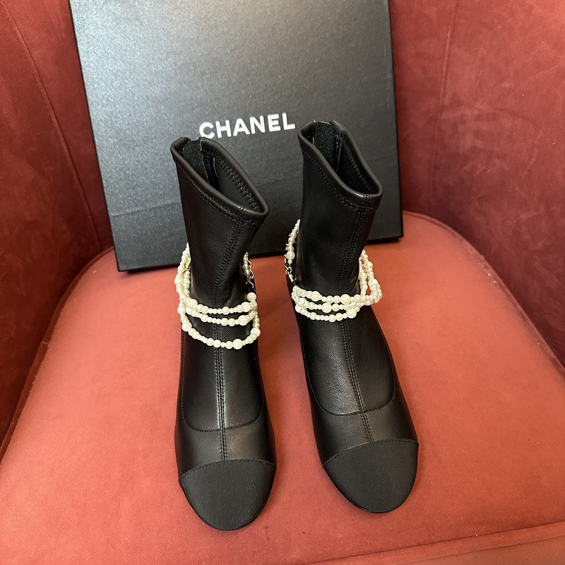 Ch*el sneaker