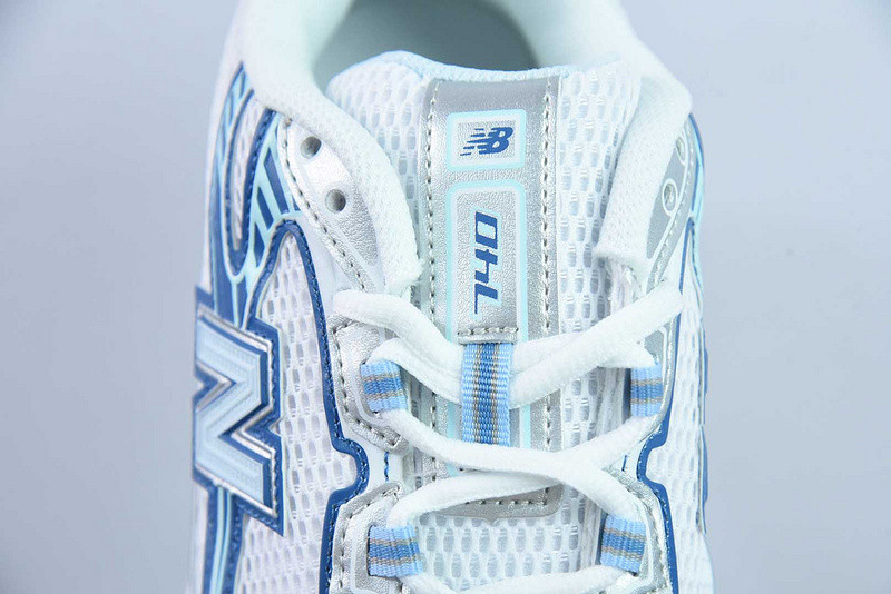 NEW BALANCE SNEAKER