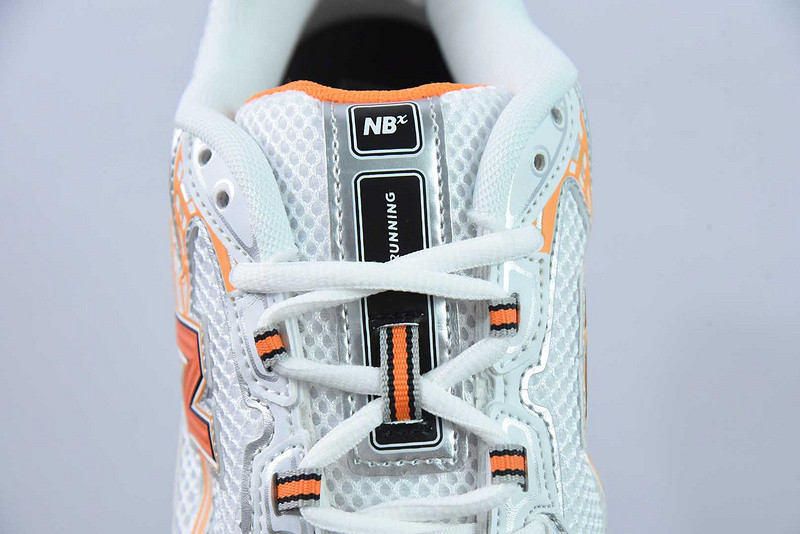 NEW BALANCE SNEAKER