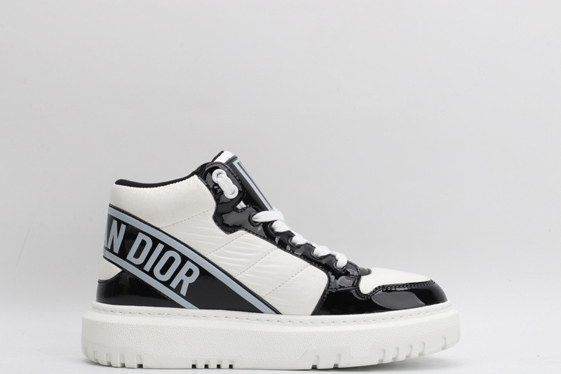 dio* sneaker