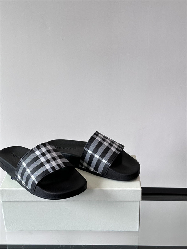 BURBERRY SLide