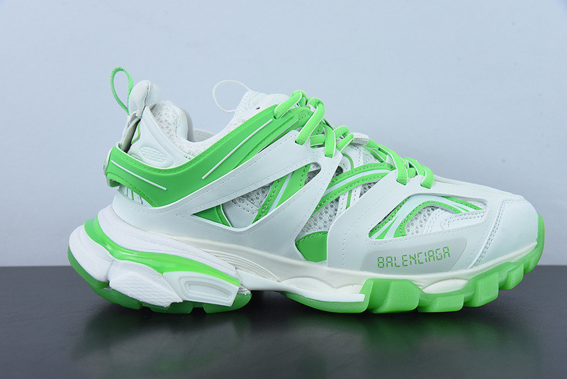bc track sneaker