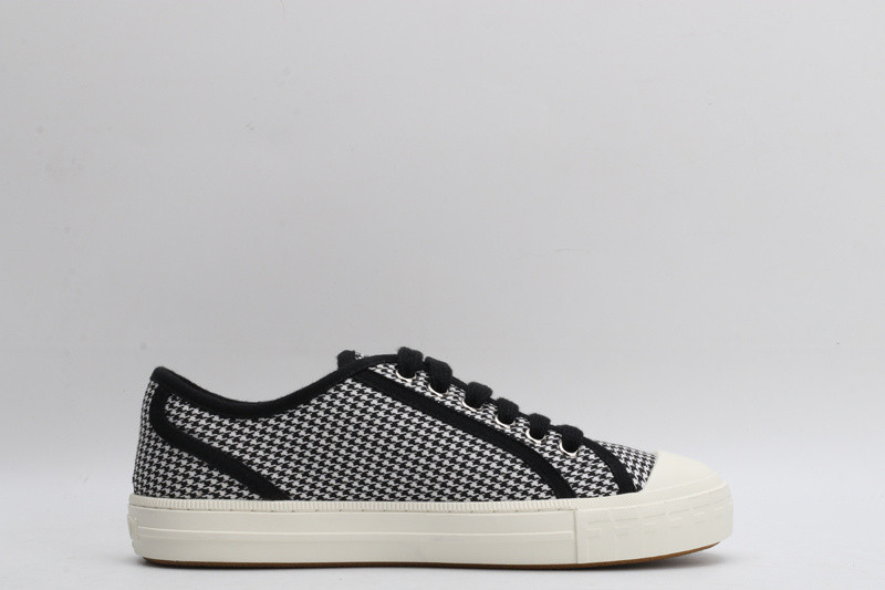 fen sneaker