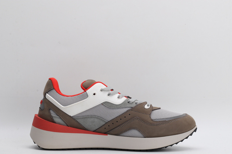 dio* sneaker