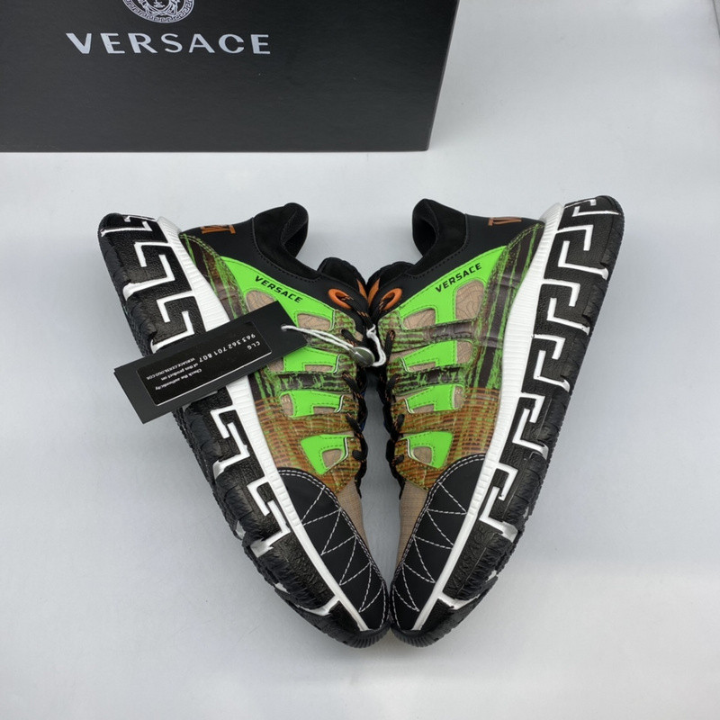 vs chain reaction sneakers