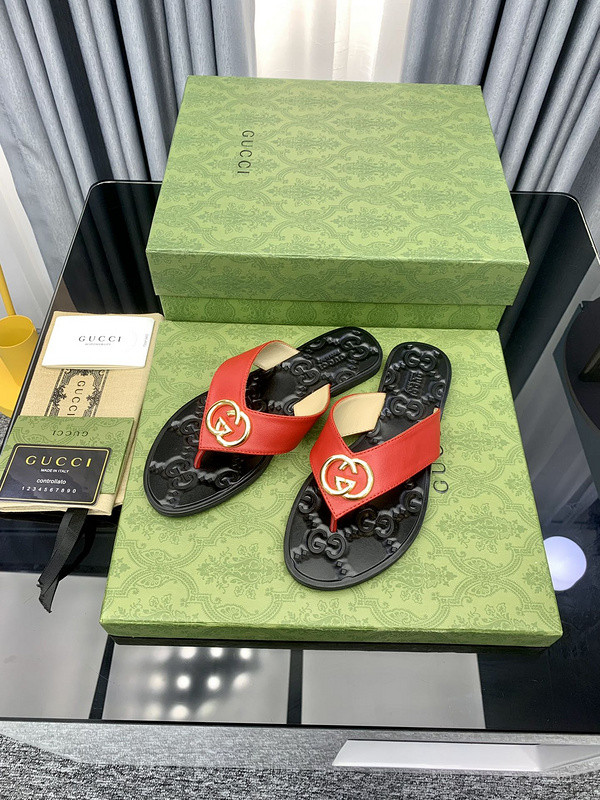 g*u*i sandals