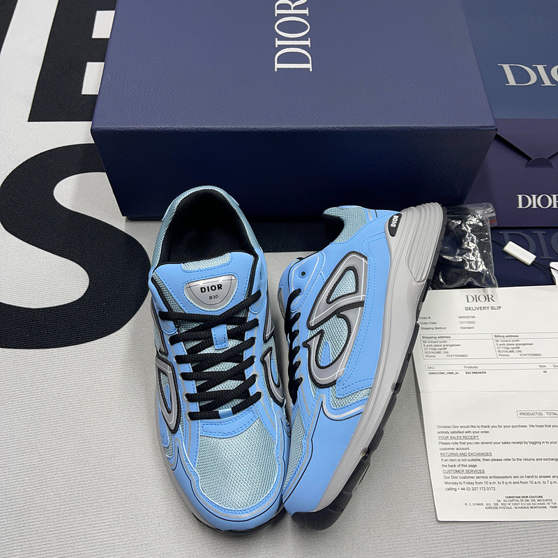 dio* sneaker
