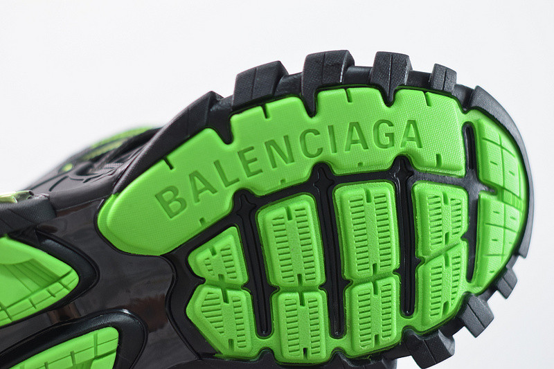 bc track sneaker