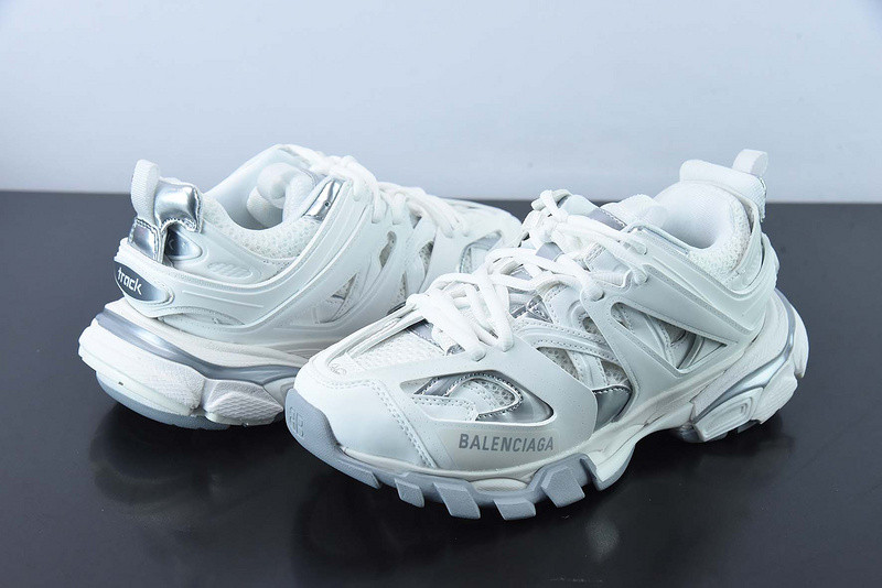 bc track sneaker