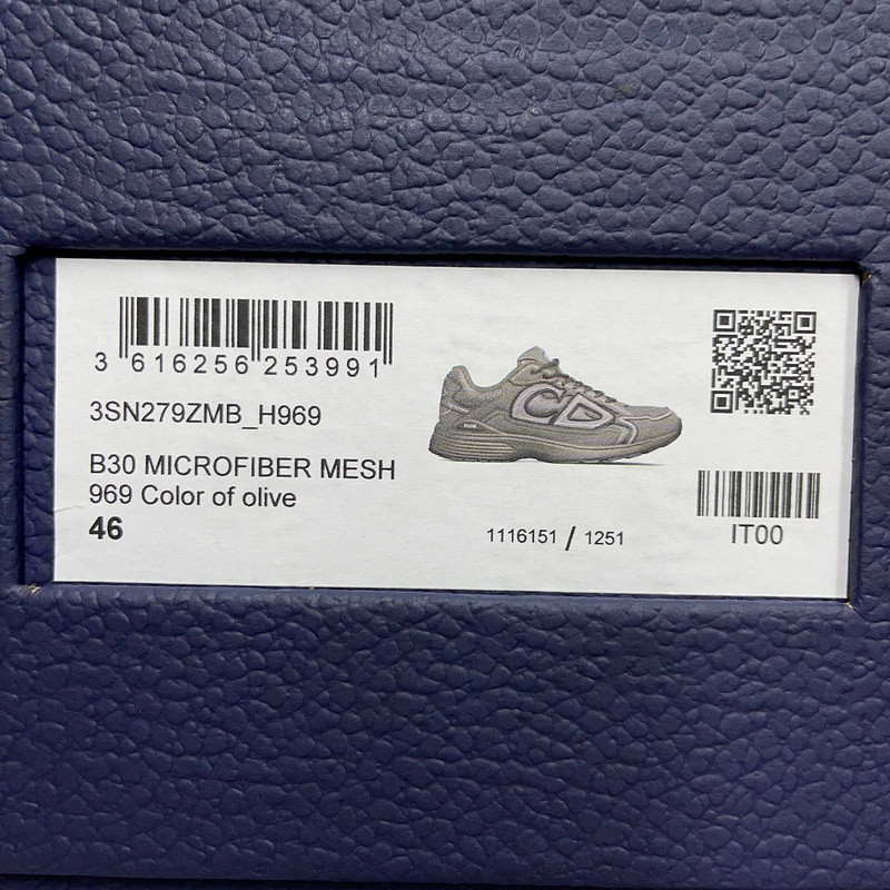 dio* sneaker