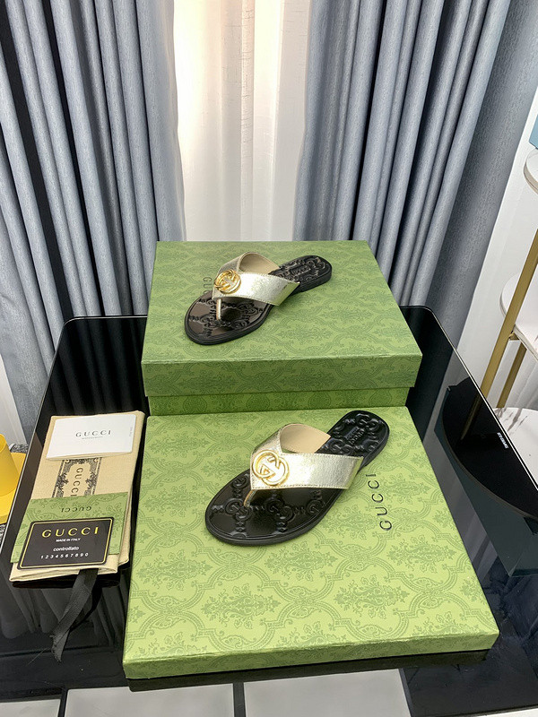 g*u*i sandals
