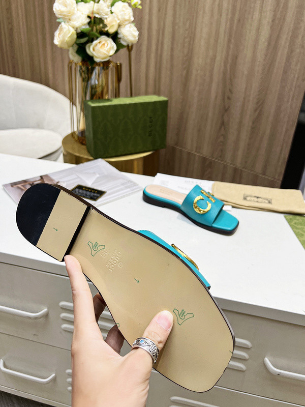 g*u*i sandals