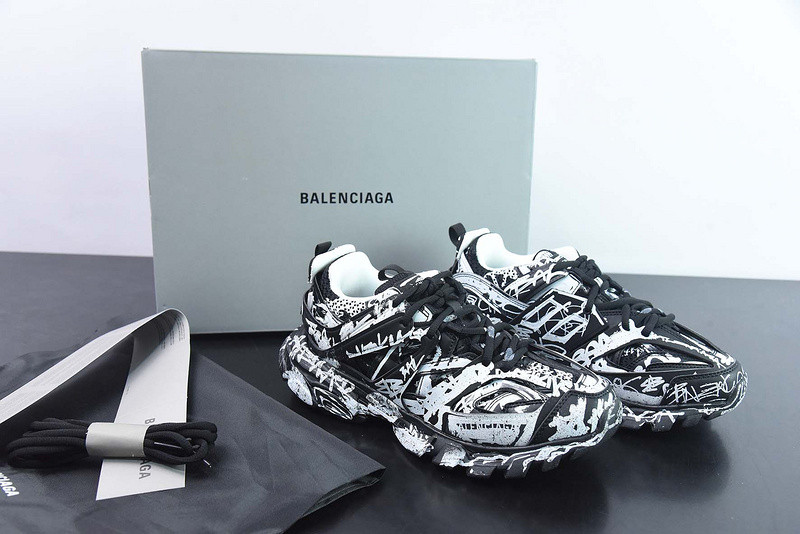 bc track sneaker