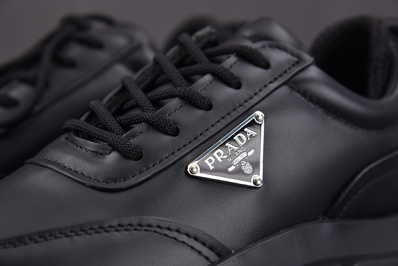 pr sneaker