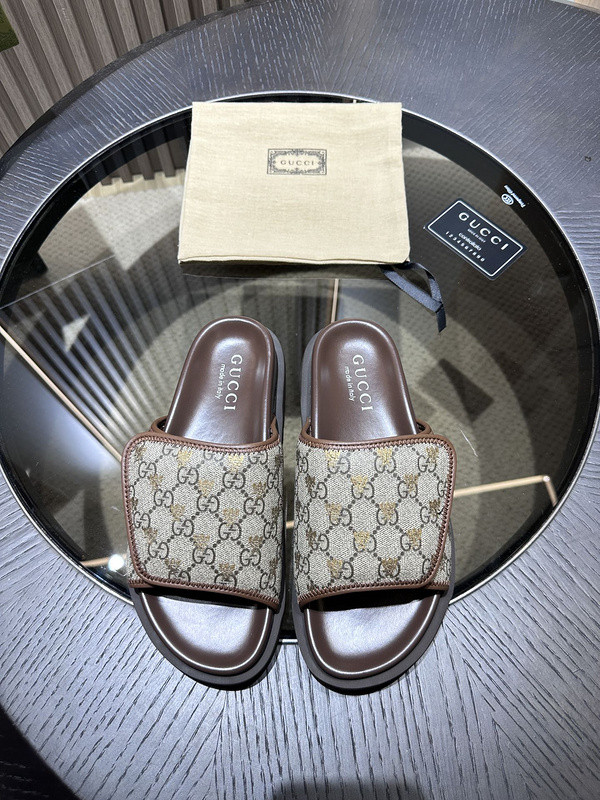g*u*i sandals