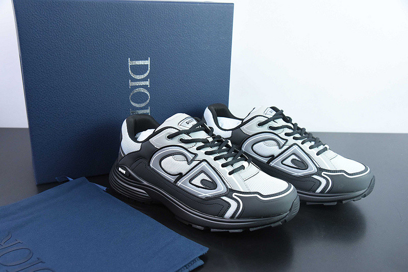 dio* sneaker