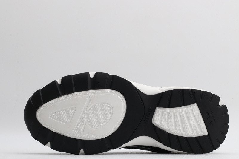 dio* sneaker