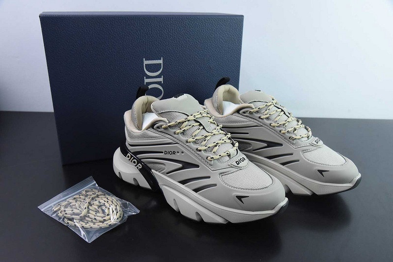 DIO* SNEAKER