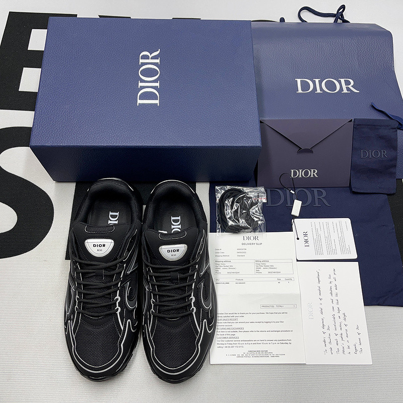 dio* sneaker
