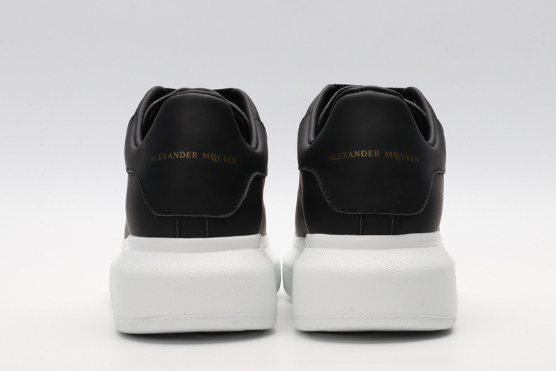 alexer mceen sneakers