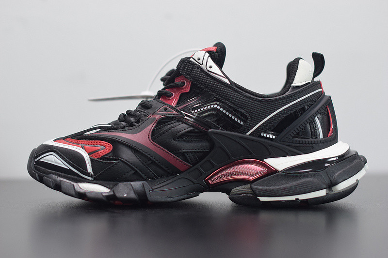 bc track sneaker