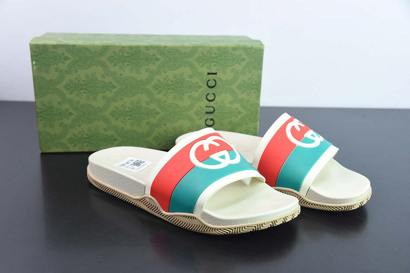 g*u*i sandals