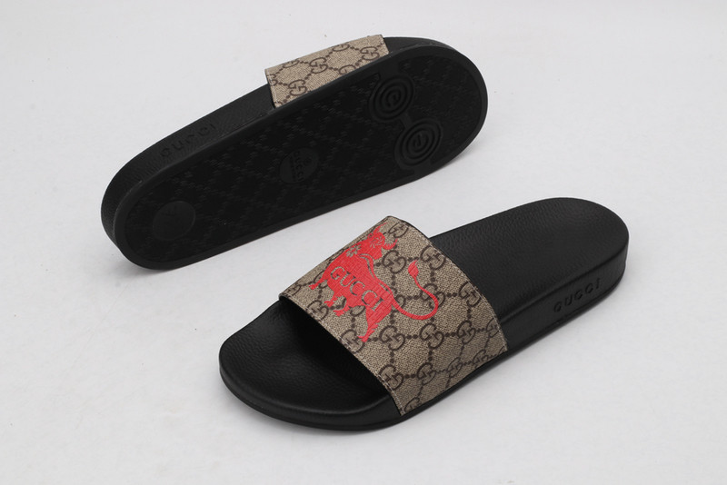 g*u*i sandals