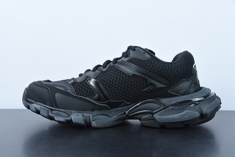 bc track sneaker