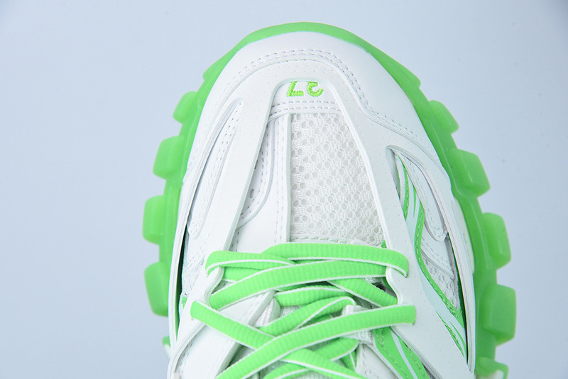 bc track sneaker