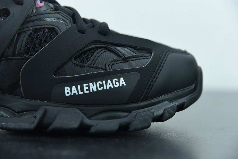 bc track sneaker