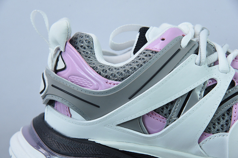 bc track sneaker