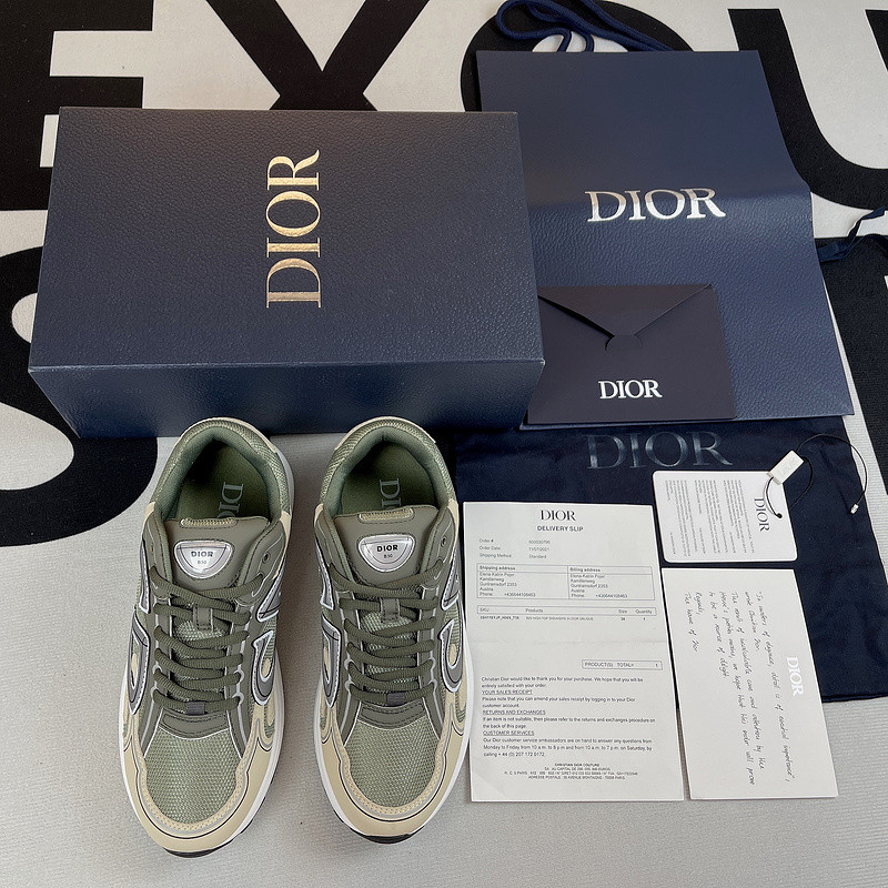 dio* sneaker
