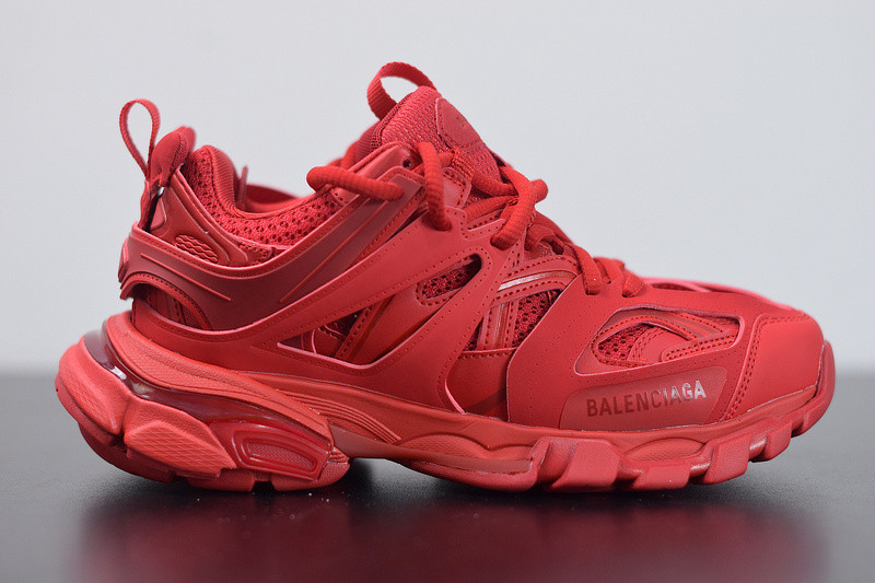 bc track sneaker