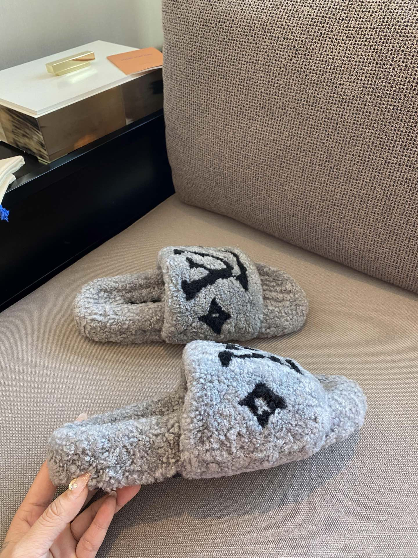 lvt sandals