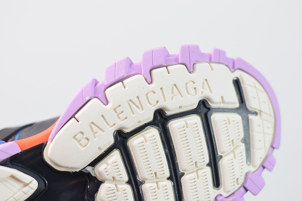 bc track sneaker